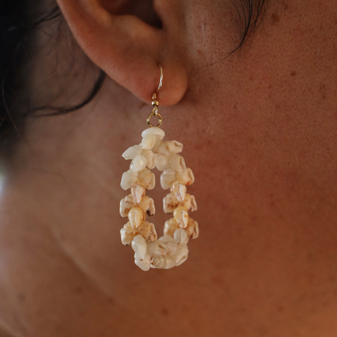 1.75" Niʻihau Shell Earring | Momi | Pīkake