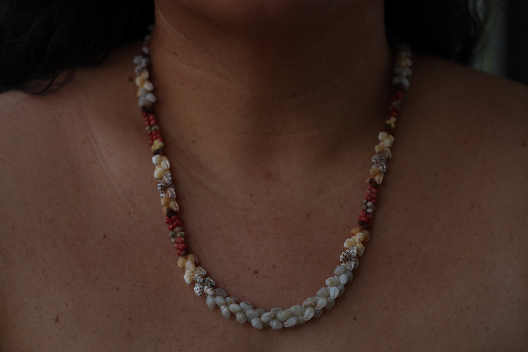 22.5" Niʻihau Shell Lei | Kipona Style