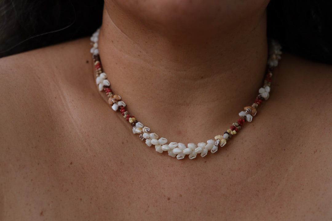 21" Niʻihau Shell Lei | Kipona Style