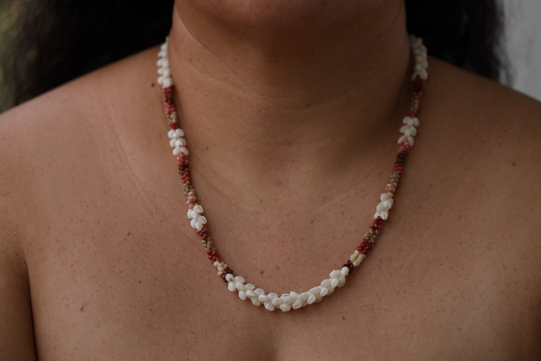 23" Niʻihau Shell Lei | Kipona Style