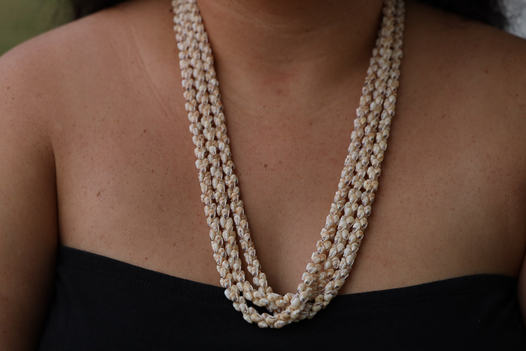 29" Niʻihau Shell Lei | 3 Strand| Momi