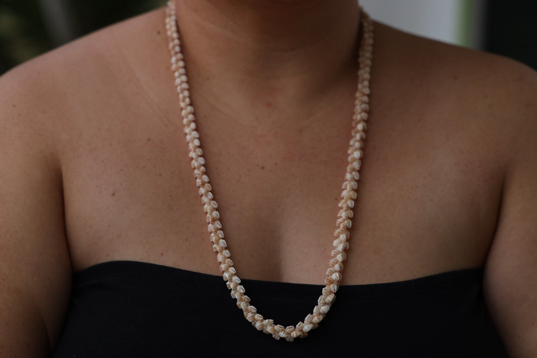 30" Niʻihau Shell Lei | Pikake Style