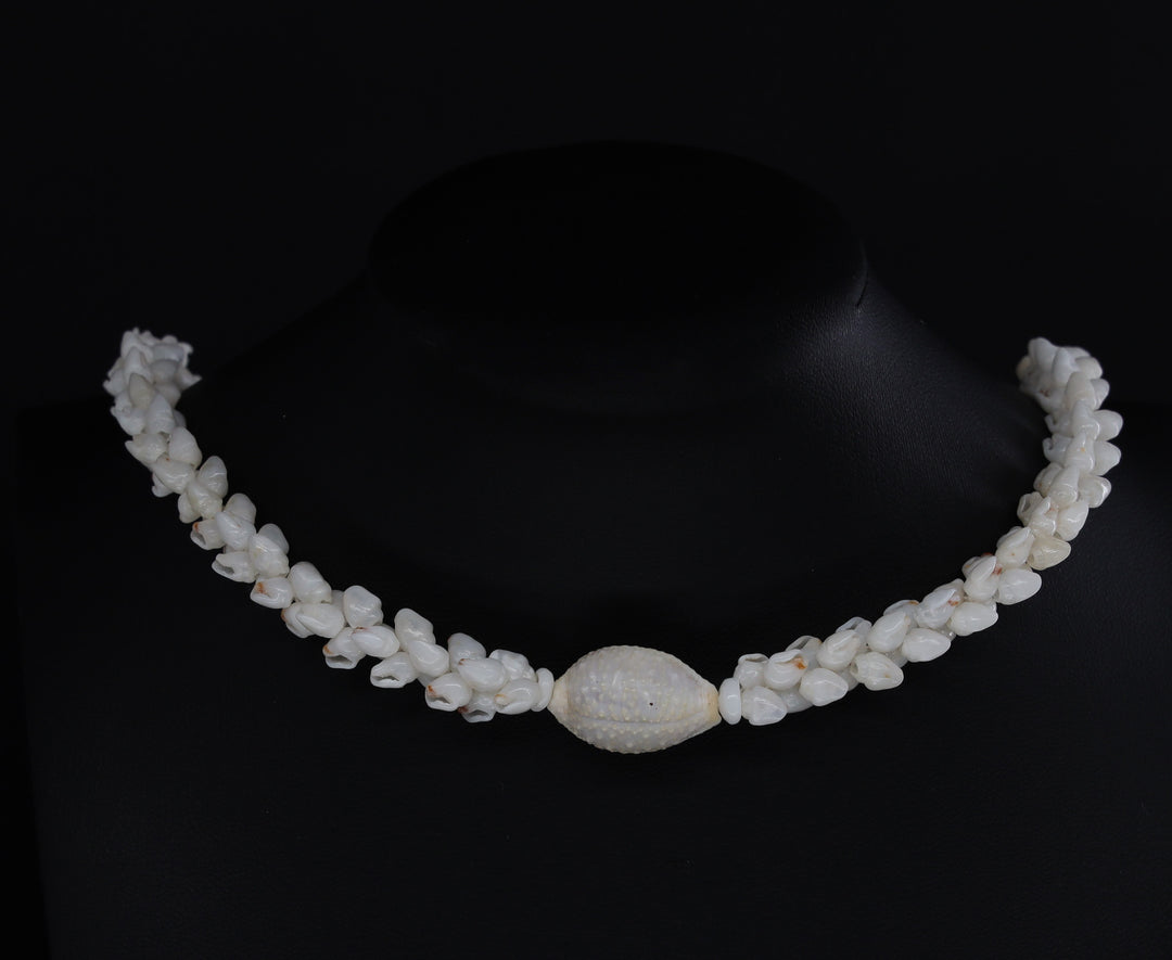 23" Niʻihau Shell Lei | Kipona Style