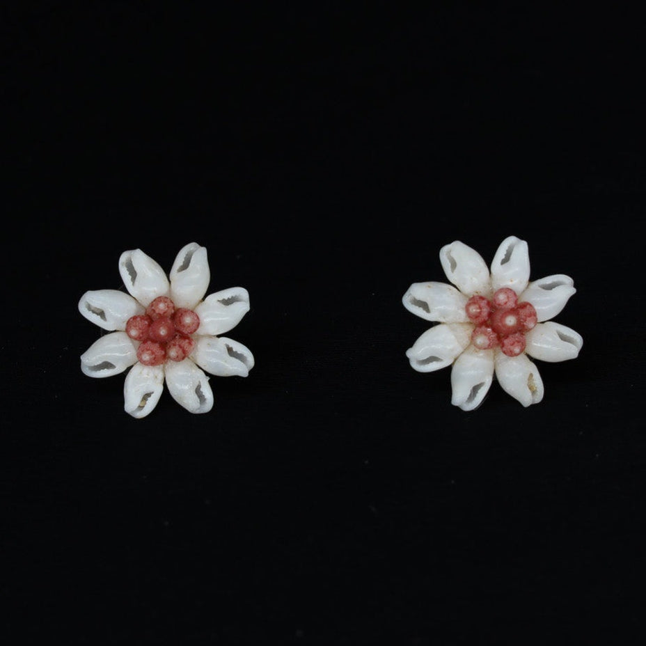 Niʻihau Shell Earring | Kipona Laisi| Post